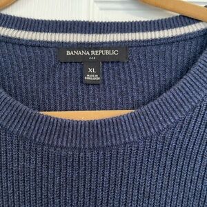 Banana Republic Men's Blue Sweater Size XL.